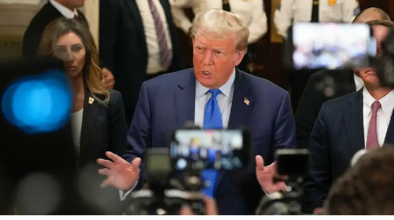 Дональд Трамп алаяқтық жасады деген айыппен Нью-Йорк сотына келді