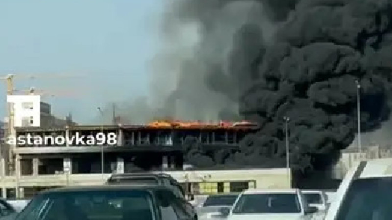 Астанада ғимаратта құрылыс материалдары өртеніп жатыр
