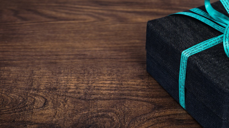 Ұстаздар күні: Астаналық мұғалімдерге сыйлық жасауға тыйым салынды