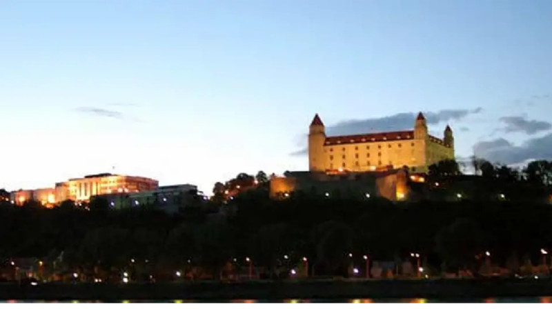 Словакия Украинаға әскери көмек жіберуді тоқтатты