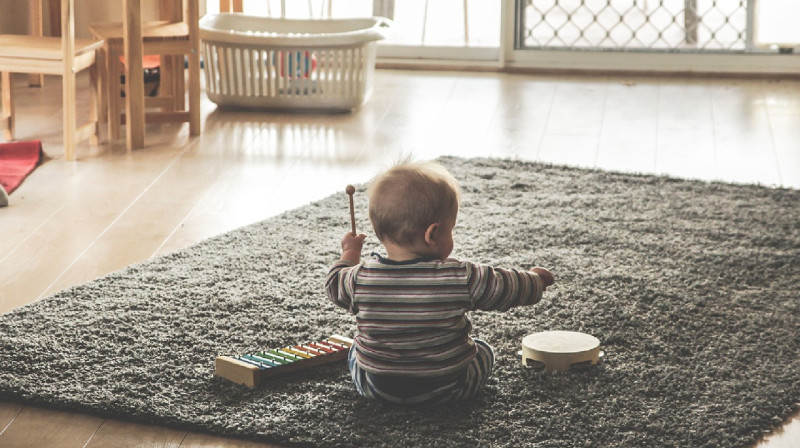 Асыраған баласын жетімдер үйіне өткізгендерге айыппұл салынуы мүмкін