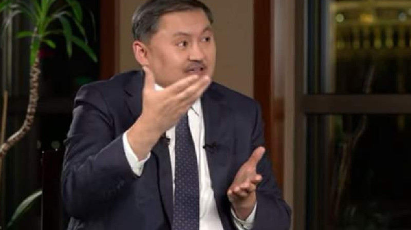 Саясат Нұрбек: Қазақ тілі тірі қалу үшін жасанды интеллект тіліне айналуы керек