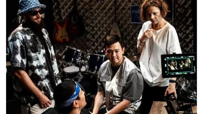 «Ирина Қайратовна» марқұм мобилографының құрметіне Еуропаға тур жасайды