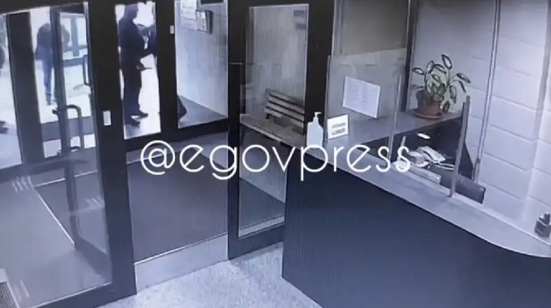 Бизнес орталықта пышақпен сес көрсеткен адамның видеосы тексеріліп жатыр