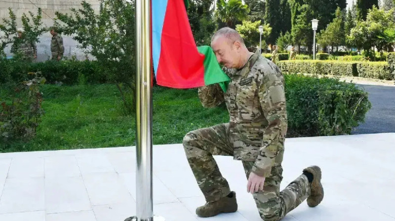 Таулы Қарабақта Әзірбайжан туы желбіреді