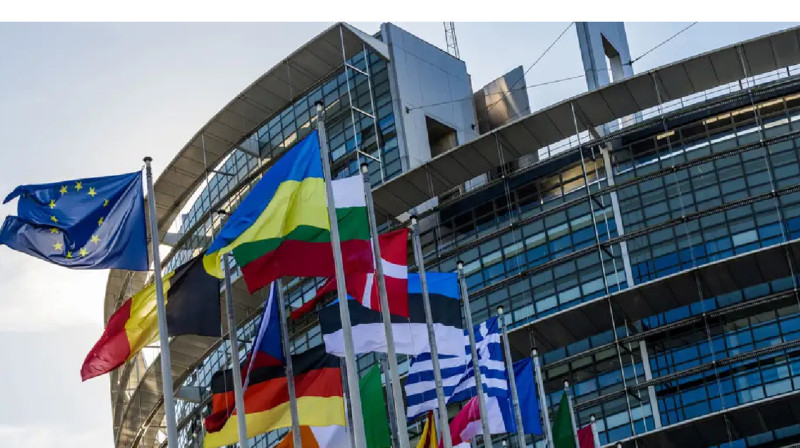 Еуропарламент Киевке 50 млрд еуро көмек бөлуді ескертулермен қолдады