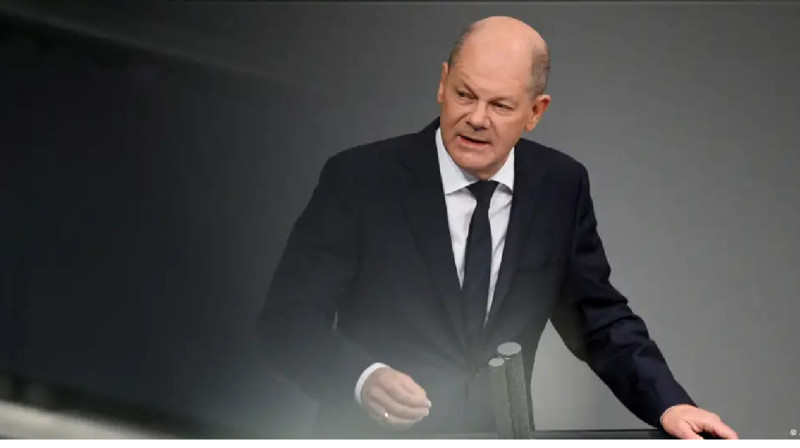 Шольц Украинаға одан әрі қару-жарақ пен қаржылық қолдау көрсетуге уәде берді