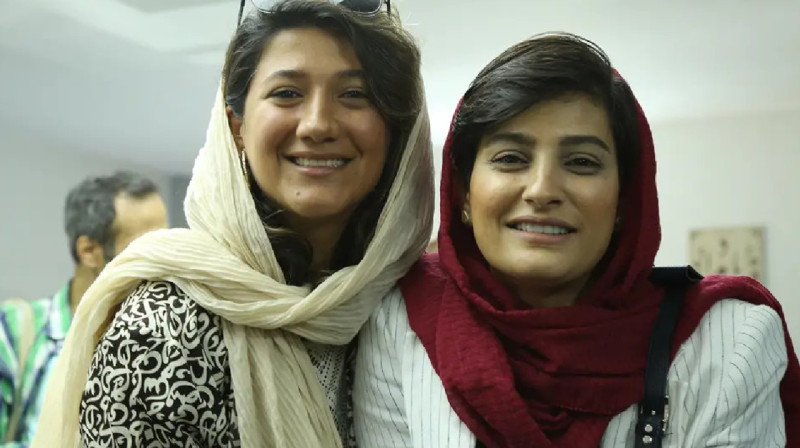 Иран соты екі журналисті жеті жылға соттады