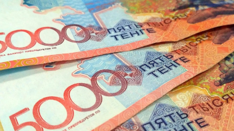 Қазақстандықтардың орташа айлығы 322 мың теңгеге жетті