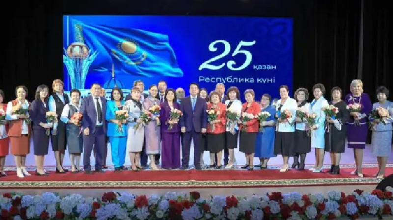 Республика күні: 68 педагог мемлекеттік наградамен марапатталды