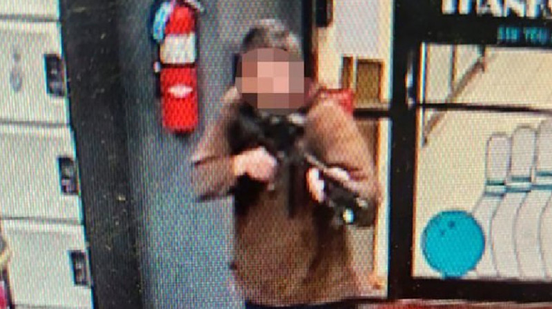 Мэндегі жаппай атыс: 18 адам қаза тапты, 13 адам жараланды, күдікті әлі ұсталмаған