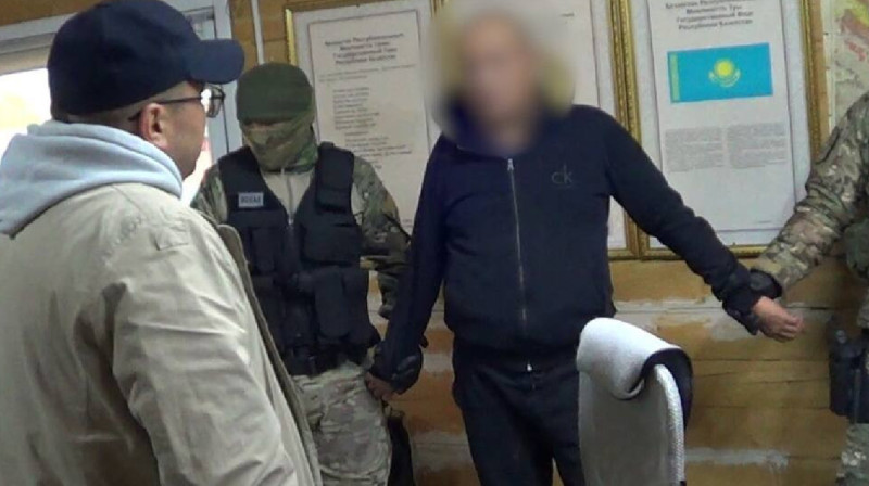 Өскеменде кәсіпкерді бопсалаған күдікті ұсталды