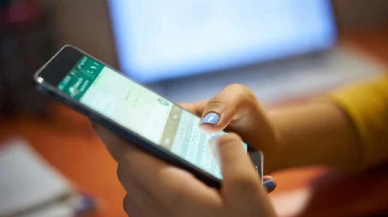 WhatsApp-та қорлаған танысын сотқа берді