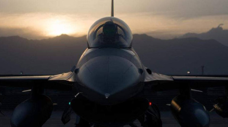 Нидерландының алғашқы F-16 украин ұшқыштарын оқыту орталығына келеді