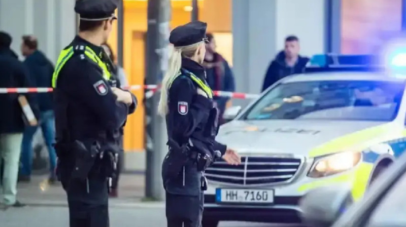 Гамбургте Хэллоуин кезінде жүздеген адам бүлік шығарды