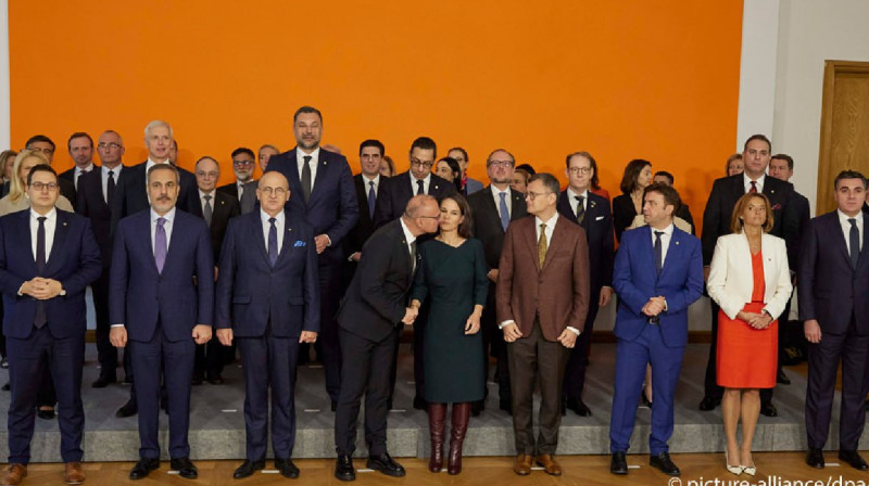 Хорватия министрі Анналенаны сүйіп алмақ болғаны үшін кешірім сұрады