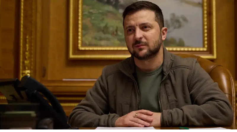 Зеленский азшылық ұлттар туралы заңға қол қойды