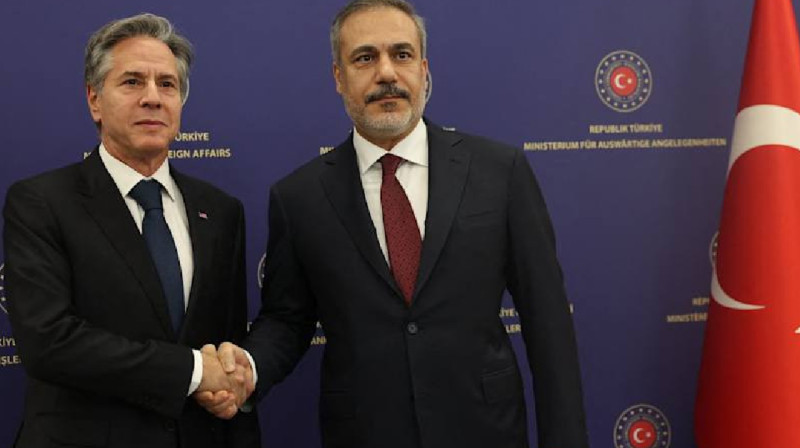 Энтони Блинкен Анкарада түрік әріптесі Хакан Фиданмен кездесті