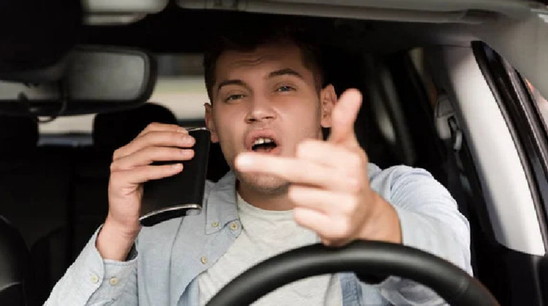 Шымкентте кортеждегі жастар жол ережесін өрескел бұзған