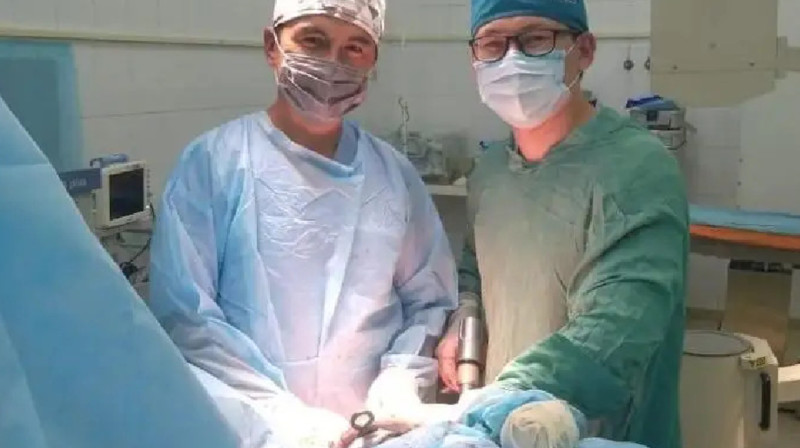 Пойыз аяғын басып кеткен ер адам тірі қалды