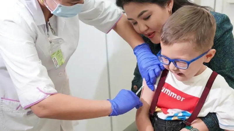 Министр балаларды қызылшаға қарсы вакциналауға шақырды