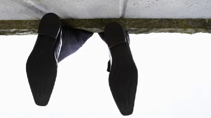 Астанада әйел терезеден секіріп өлді