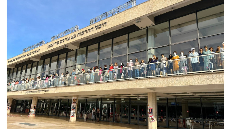 Тель-Авив ХАМАС кепілге алынғандардың санын білдіретін 240 манекен орнатты