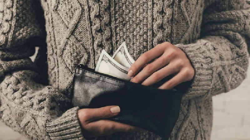 Алаяқ қыз құрбыларының атынан 9 млн теңге несие алған