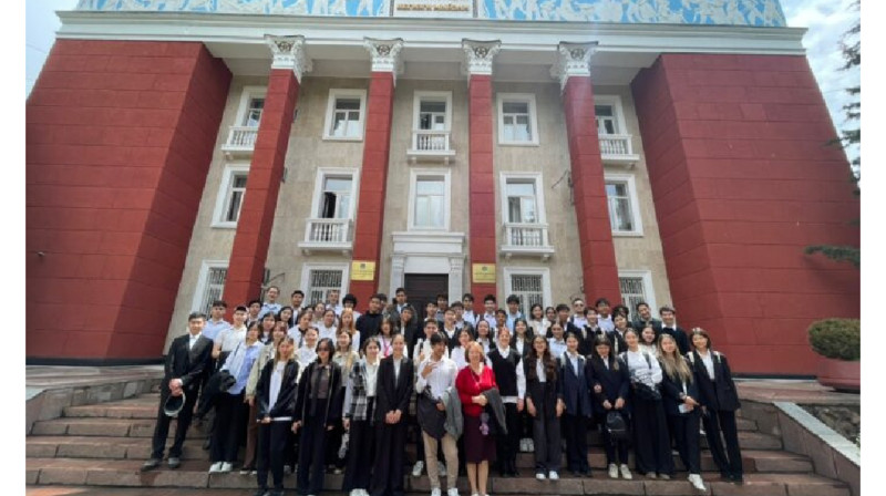 Қырғызстанның Конституциялық соты шешесінің тегін алу мүмкіндігін жойды