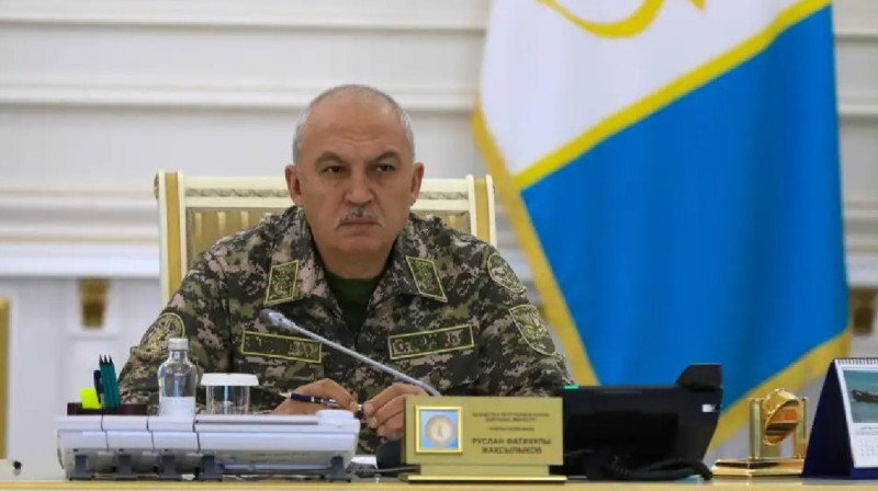 Қорғаныс министрі: Тек әлсіздер әйелге қол көтереді