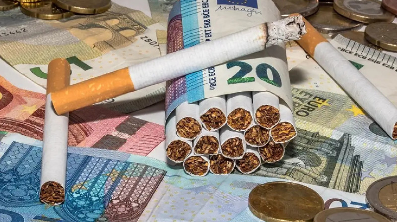 Ұлыбритания темекі сатып алуға біртіндеп тыйым салады