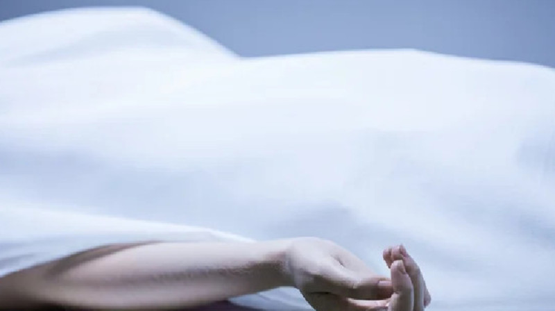 Полиция іздеген әйел Ертістегі парапеттен құлап өлді