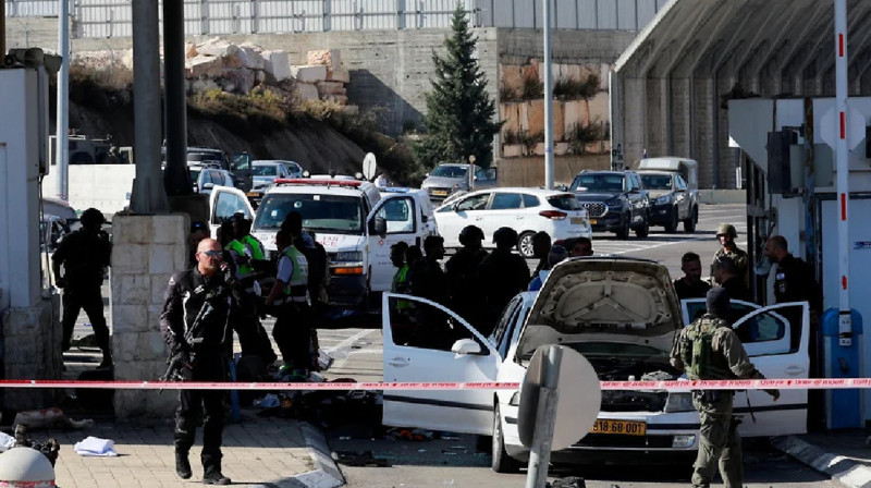 Әл-Шифа ауруханасы эвакуациялануда, адамдар жаяу кетіп жатыр