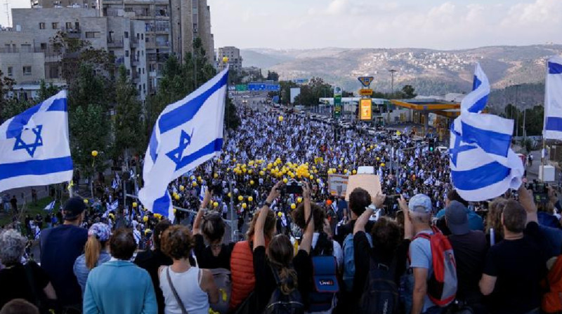 Израильде Хамас тұтқындарының жақындары Иерусалимге шеруге шықты