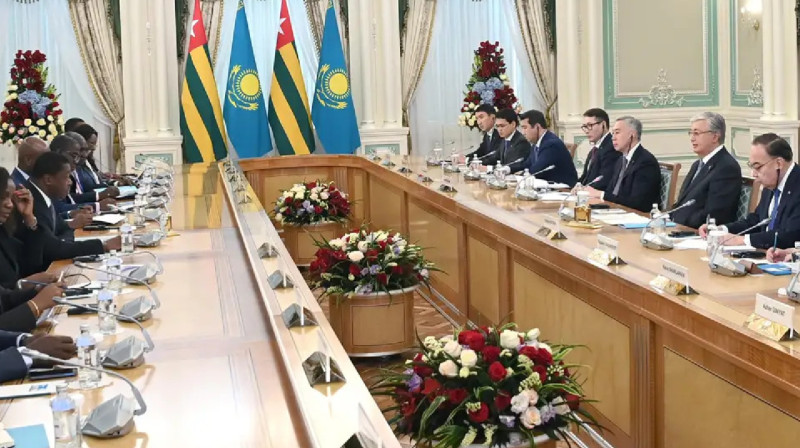 Қазақстан мен Того президенттері кеңейтілген құрамда келіссөз жүргізді