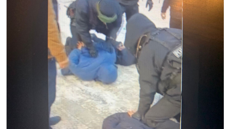 Студенттер мен оқушылардан ақша бопсалағандар ұсталды