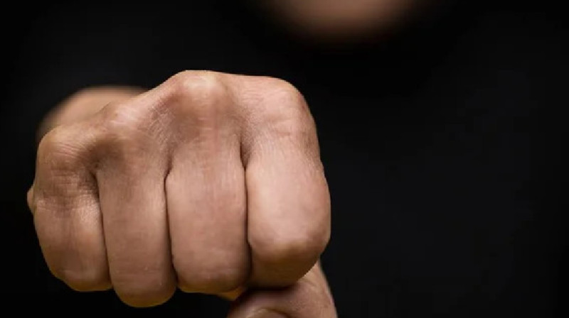 Алматы облысында қатыгез әке туған ұлын ұрып-соққан