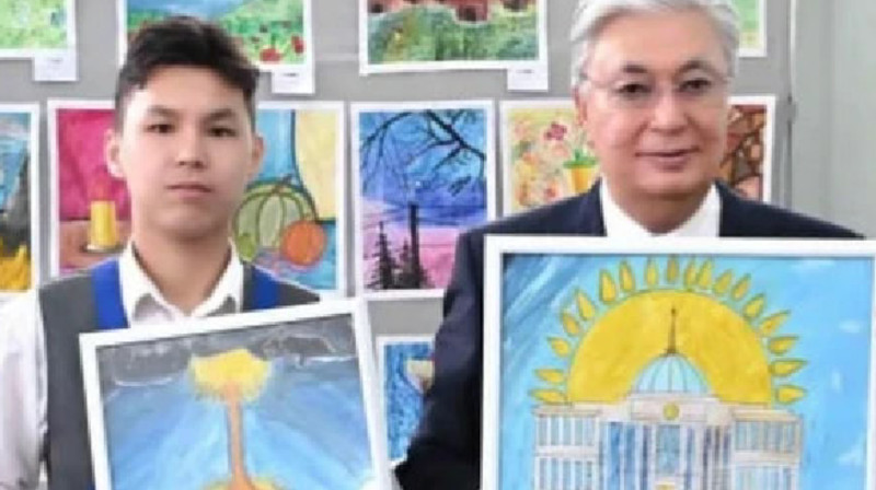 "Әже, Президентті көрдім". Тоқаевпен кездескен бала жылап қалды