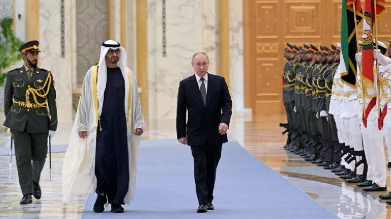 Путинді БАӘ-де салтанатты түрде қарсы алды