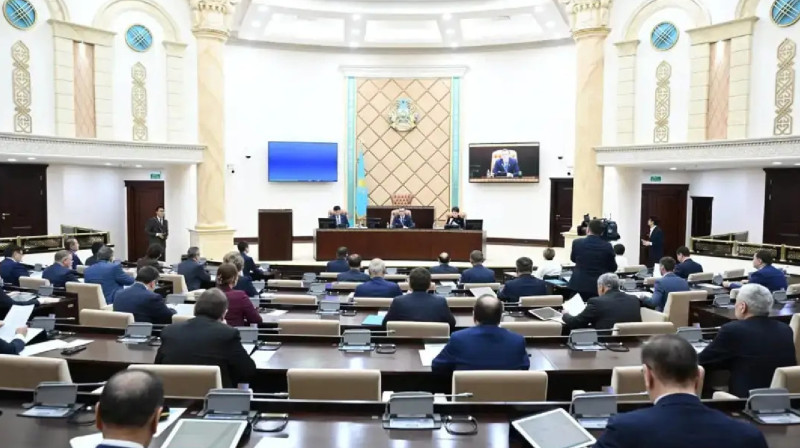 Сенат бала құқығын қорғауға арналған заңды мақұлдады