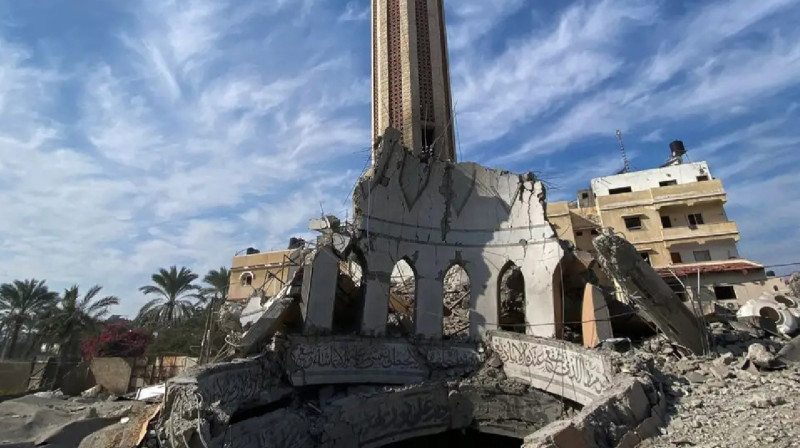 Газа секторындағы ең үлкен мешіт қирады