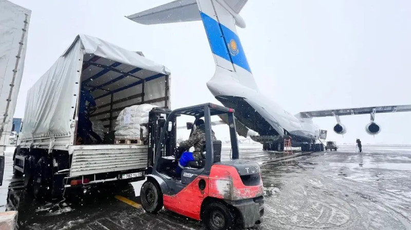 Палестинаға арналған гуманитарлық жүк тиелген ТЖМ ұшағы Мысырға аттанды