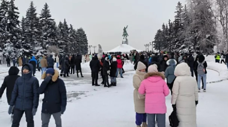 Баймақтан кейін Уфада эколог белсендінің ұсталуына қарсы шерулер басталды