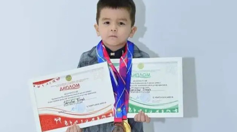 Атыраулық 5 жасар шахматшы ел чемпионы атанды