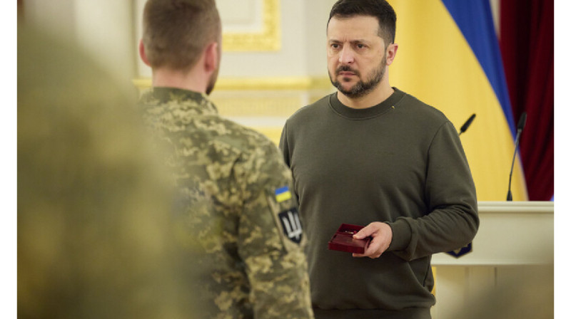 Зеленский ресейлік зымыран қайығын суға батырғаны үшін марапаттарды табыс етті