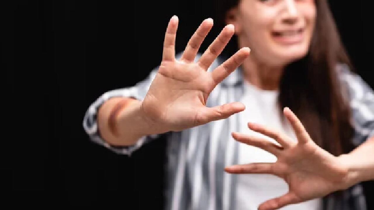 Юбка астындағы жасырын камера