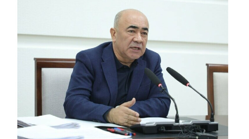 Өзбекстанда мектептерге телефоннан бас тартқаны үшін 300 миллион сум бермекші