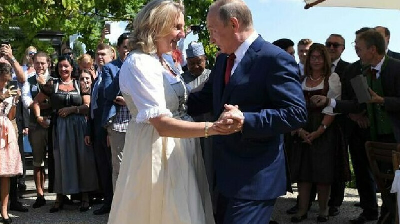 Путинмен билеген Австрия Сыртқы істер экс-министрі Ресейге біржола көшіп келгенін айтты