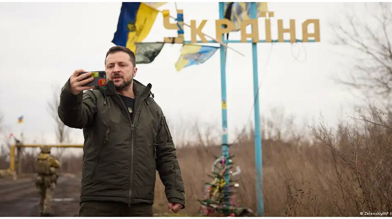 Зеленский: Ресей әскерлерінің Украинаның шығысындағы шабуылы тоқтатылды