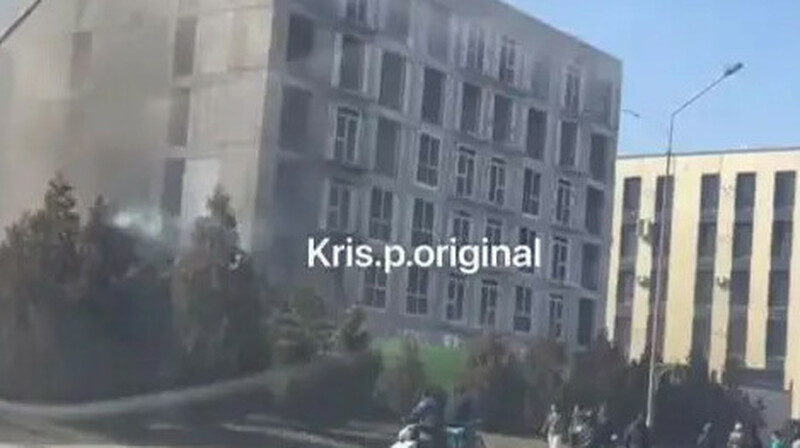 Алматыда салынып жатқан тұрғын үй кешенінен өрт шықты